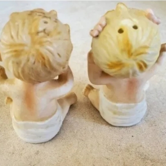 Vintage salt and pepper shakers baby vintage toddler salt holder - Picture 3 of 4